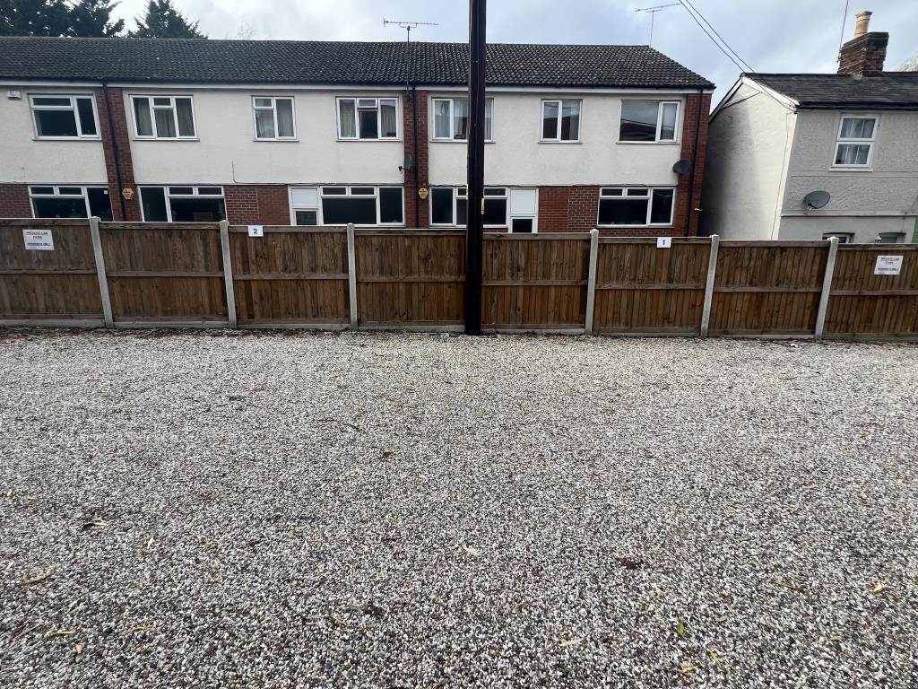 Lot: 125 - LEASEHOLD COMMERCIAL UNIT - 
